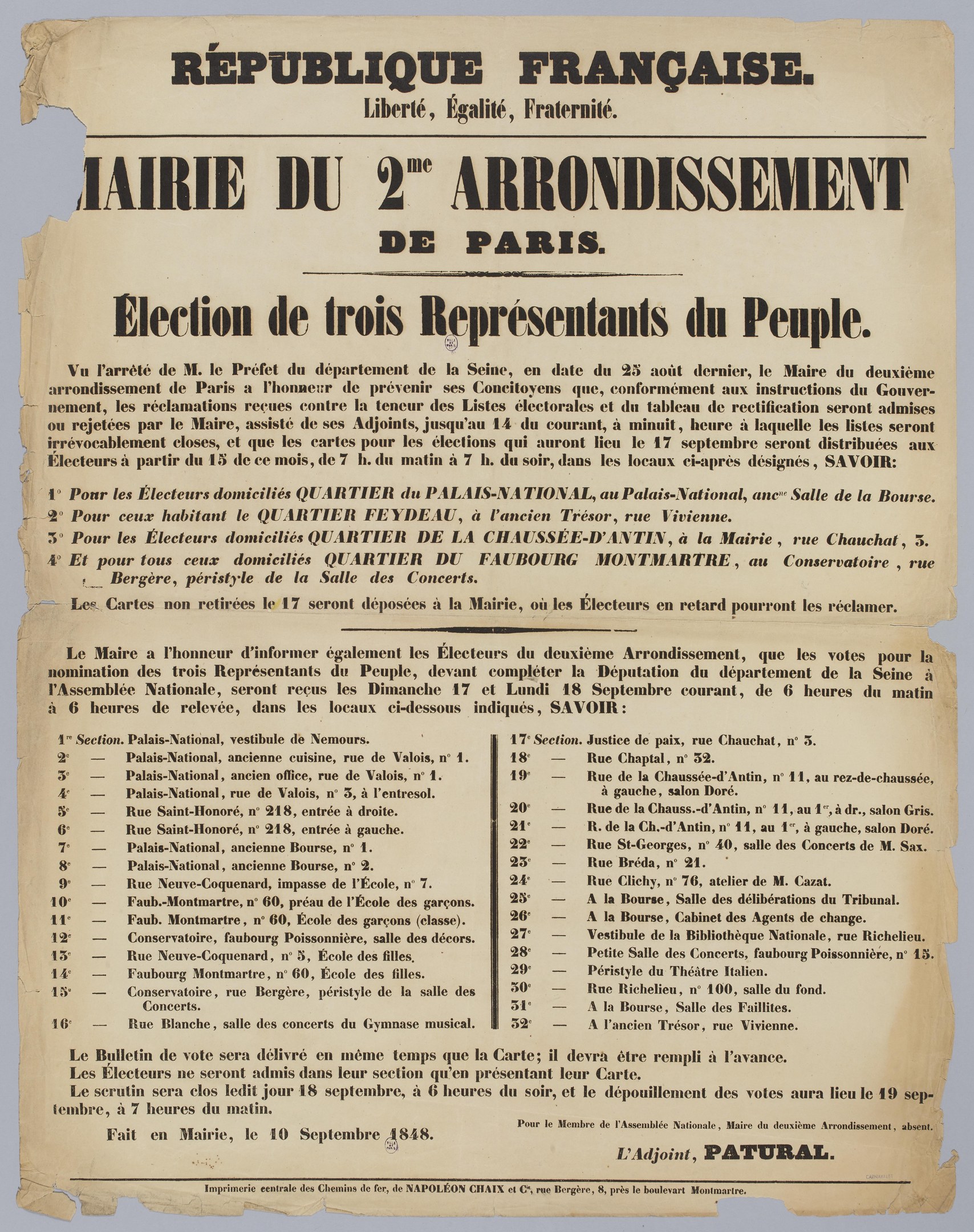 Schwarzer und weißer Zeitungsausschnitt mit einem Männergesicht und Text, der wie eine Wahlurne aussieht.