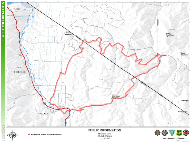 Eine detaillierte Karte einer geplanten Wanderroute mit Markierungen, Text und Logos auf einem Plakat.