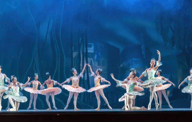 "Theater of Estrada Song" des Zentrums für Ästhetische Erziehung von Kindern der Nizhny Novgorod-Region wird vor der Aufführung des "Nussknackers" im Nizhny Novgorod TYUZ am 1. Juni auftreten
