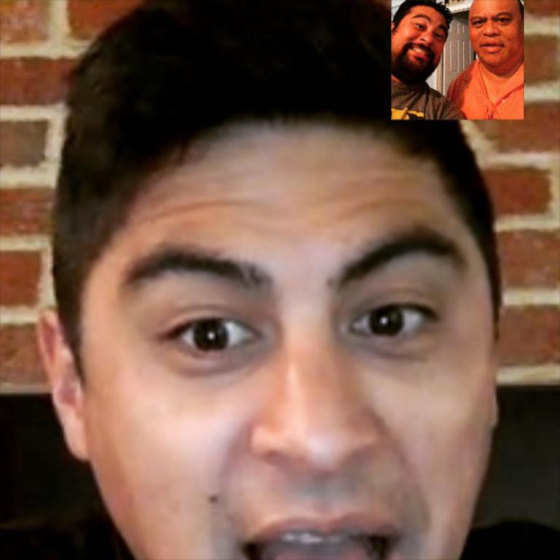 Ein Videoanrufscreenshot, der eine Person zeigt, die zwei andere anruft, wobei die Bilder der beiden Empfänger oben rechts angezeigt werden.