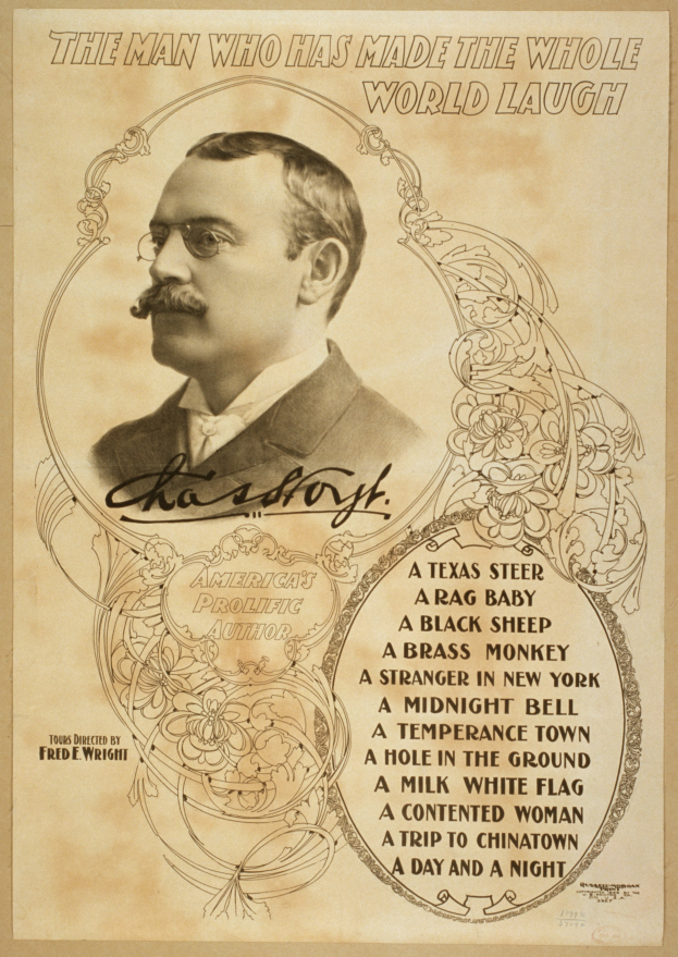 Ein Mann mit Schnurrbart, Brille und ernstem Gesichtsausdruck, der einen Anzug und Krawatte trägt, mit der Aufschrift "Der Mann, der die ganze Welt zum Lachen gebracht hat" darüber.