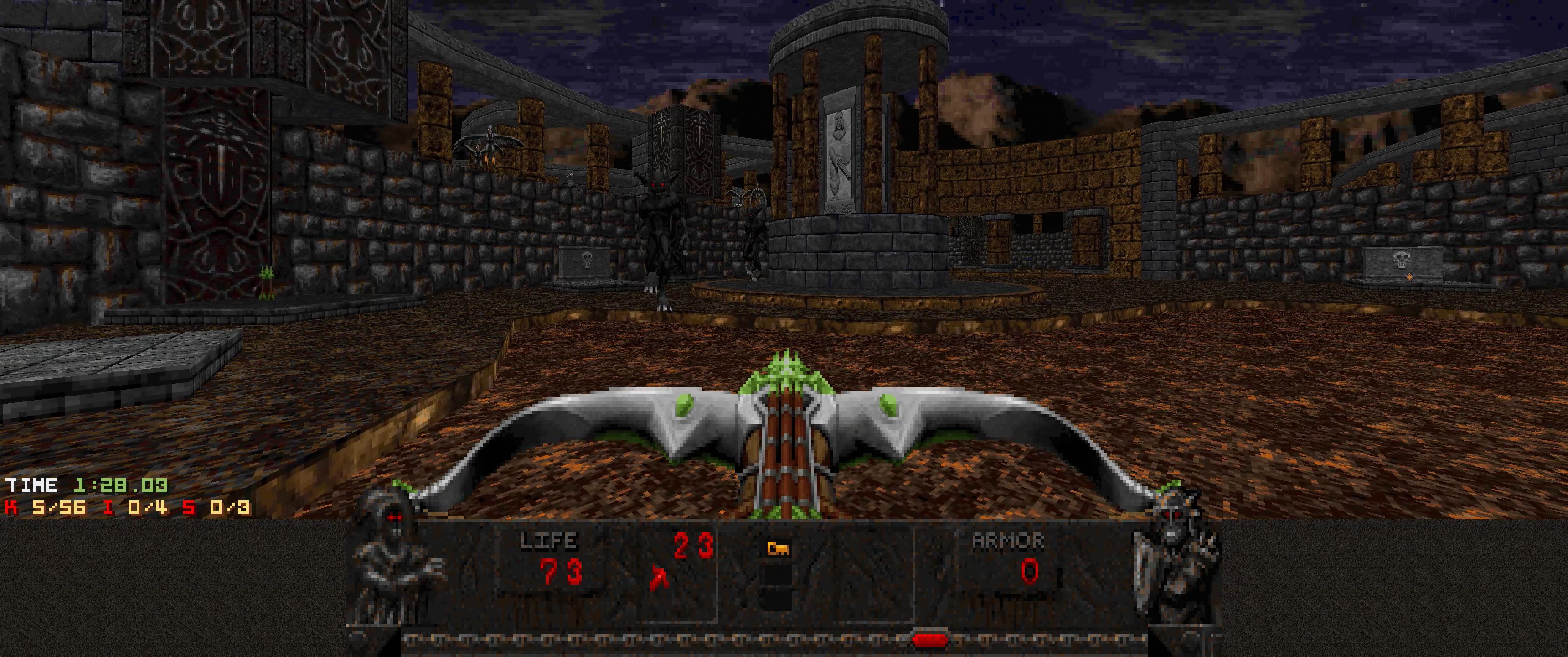 Ein Screenshot eines Dungeons in *Dungeon Master II* mit einem Drachen in der Mitte, umgeben von Wänden, Säulen und anderen Gegenständen, mit spielbezogenen Zahlen und Text am unteren Rand.