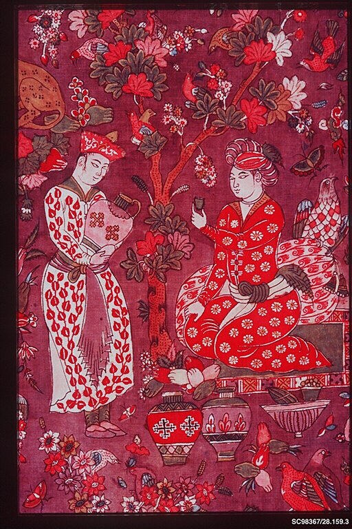 Gemälde eines Mannes und einer Frau in traditioneller chinesischer Kleidung, umgeben von Blumen und Vögeln, in einem klassischen Rahmen.