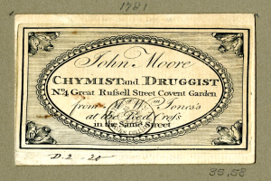 Eine alte Visitenkarte mit der Aufschrift "John Moore Chymist and Druggist"