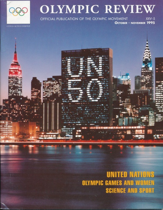 Titelbild der 'Olympic Review Official Publication of the Olympic Movement' mit Stadtansicht, Gebäuden, Lichtern, Wasser und Text über 'United Nations Olympic Games and Women Science and Sport'.
