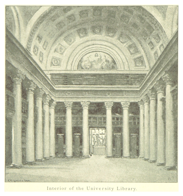 Innenansicht einer prächtigen Universitätsbibliothek mit hohen Säulen und kunstvollen Deckenentwürfen, mit Text am unteren Rand, der das Ästhetische unterstreicht.