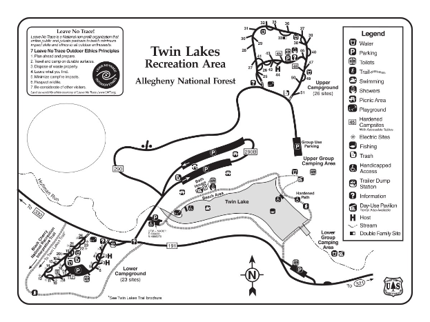 Detailierte Karte des Twin Lakes Freizeitgebiets mit Wanderwegen, Sehenswürdigkeiten und Entfernungen, mit Text und Symbolen, die Merkmale und Nutzung angeben.